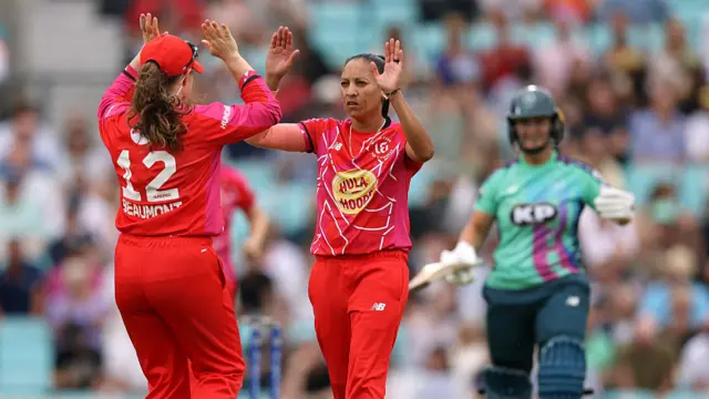 Shabnim Ismail and Tammy Beaumont