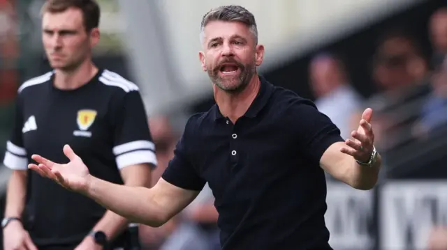 St Mirren manager Stephen Robinson
