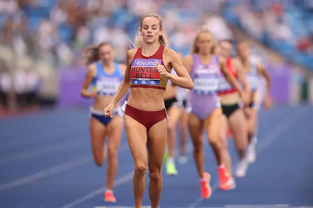 Georgia Hunter Bell wins the Women's 800m