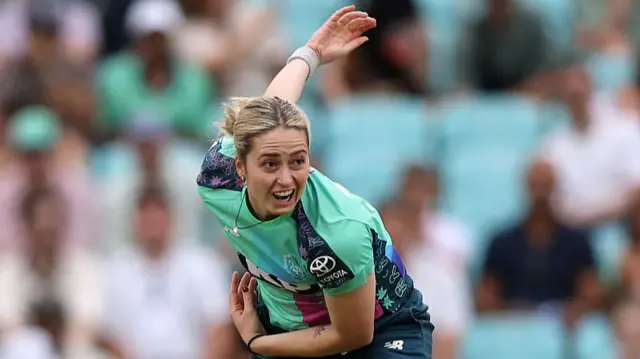 Rachel Slater of Oval Invincibles bowls