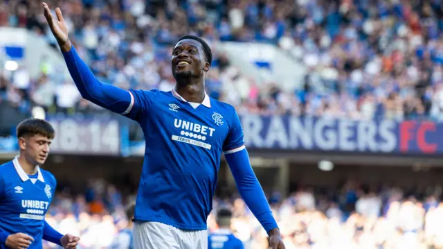 Emmanuel Fernandez celebrates
