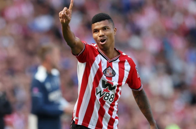 Sunderland's Reinildo Mandava reacts