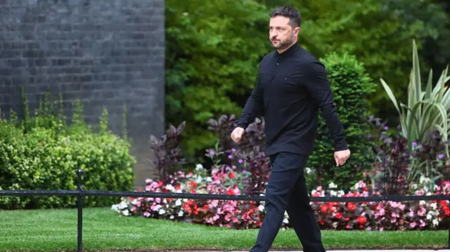 Volodymyr Zelensky outside Downing Street