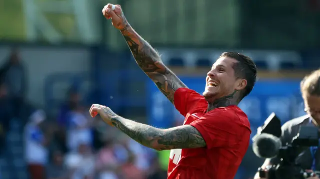 Lyndon Dykes celebrates his late winner for Birmingham City