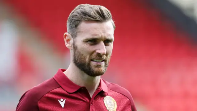 Stephen O'Donnell continues at centre-back for Motherwell