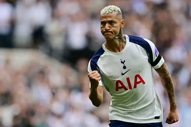 Richarlison celebrates