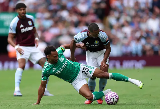 Jacob Murphy of Newcastle United is challenged by Youri Tielemans