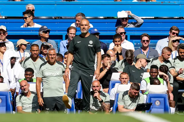 Chelsea Enzo Maresca looks on