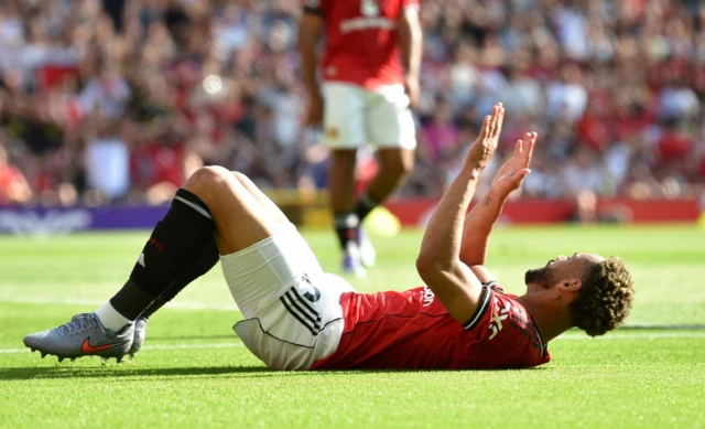 Manchester United's Matheus Cunha reacts
