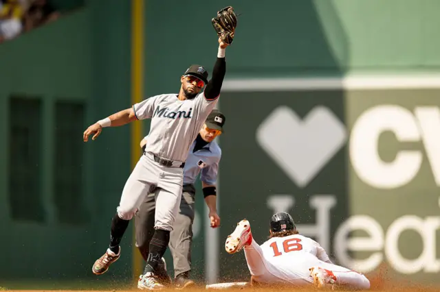 Jarren Duran #16 of the Boston Red Sox steals second base