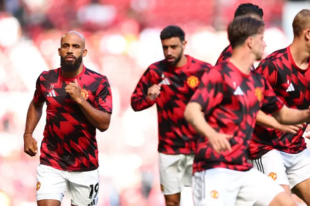 Bryan Mbeumo of Manchester United warms up