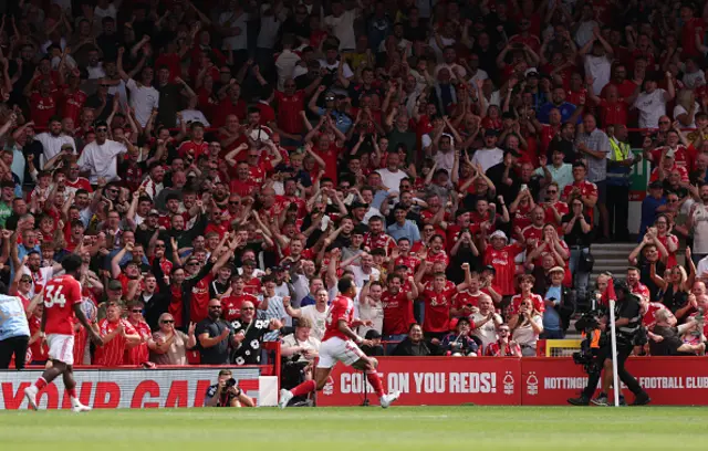 Dan Ndoye of Nottingham Forest celebrates