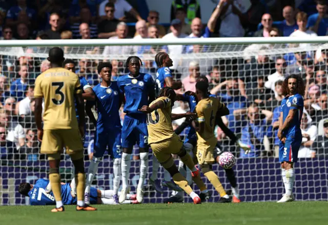Eberechi Eze of Crystal Palace scores his sides goal
