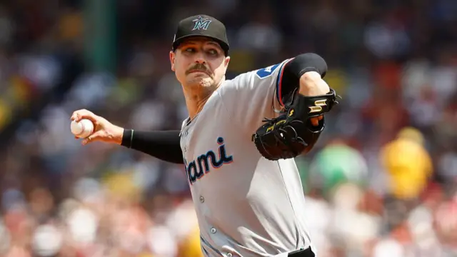 Janson Junk #26 of the Miami Marlins pitches