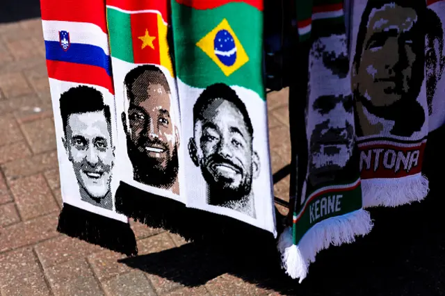 Merchandise scarves featuring Benjamin Seko, Bryan Mbeumo and Matheus Cunha