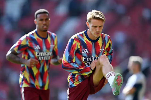 Martin Odegaard of Arsenal warms up