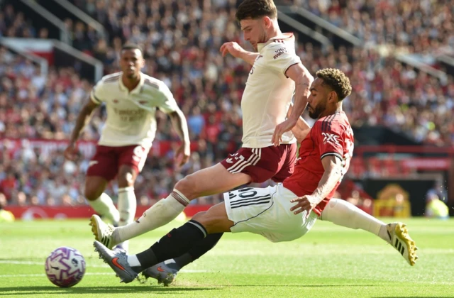 Manchester United's Matheus Cunha shoots at goal