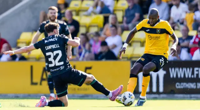 Josh Campbell challenges Mo Sylla