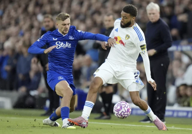 Everton's Kiernan Dewsbury-Hall and Leeds United's Jayden Bogle