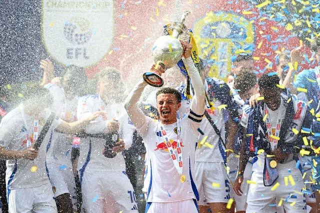Leeds lifting Championship trophy