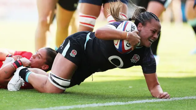 Maddie Feaunati scores