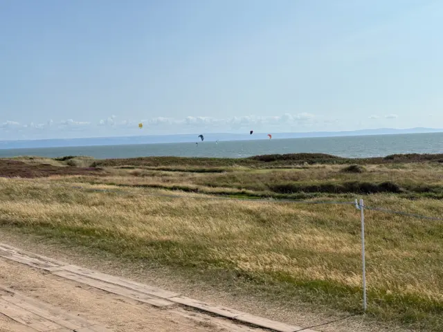 Kite surfers in Rest Bay