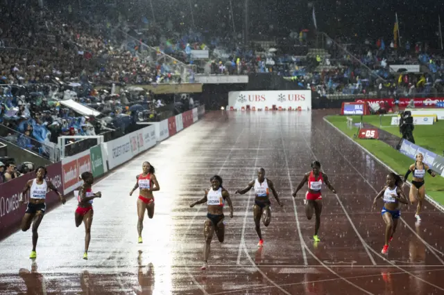 Women's 200m at finish line