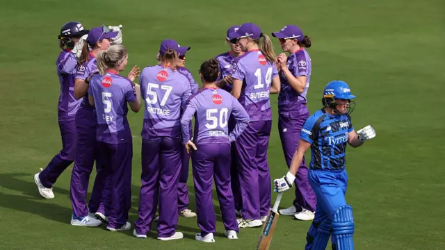 Nicola Carey of Northern Superchargers celebrates with team mates