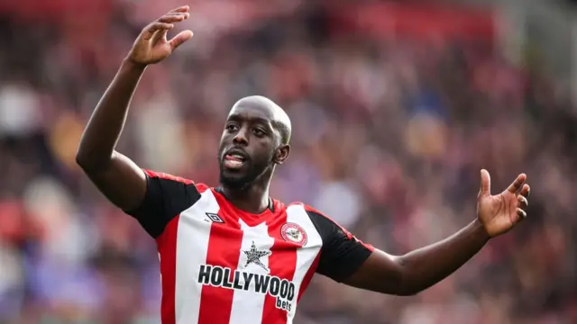 Yoane Wissa of Brentford celebrates