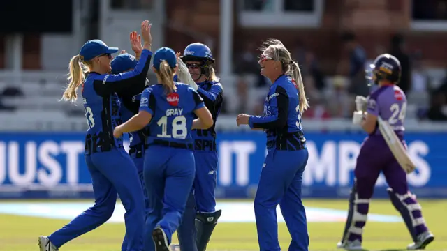 London Spirit celebrating the wicket of Alice Davidson-Richards