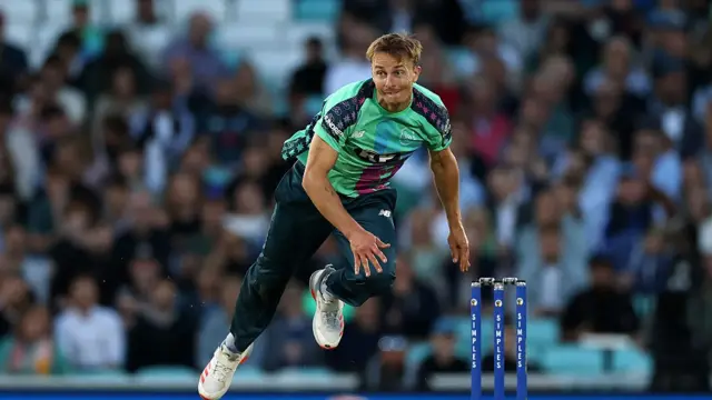 Tom Curran of Oval Invincibles bowls