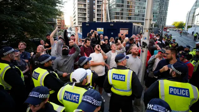 There were protests and counter-protests near the Britannia International Hotel in Canary Wharf earlier this month, when it emerged asylum seekers would be housed there