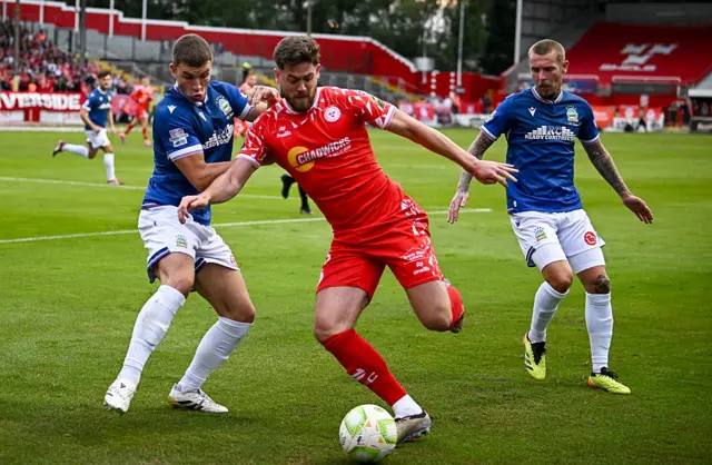 Shelbourne v Linfield