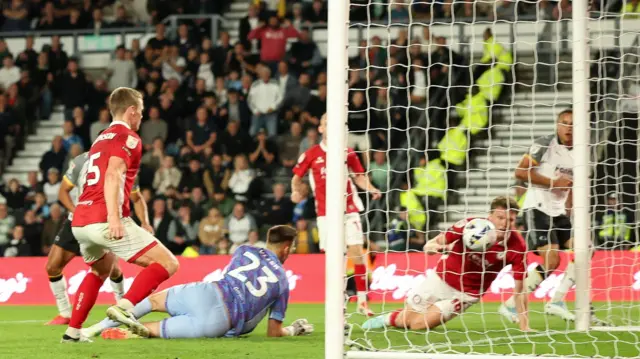 Carlton Morris equalises for Derby