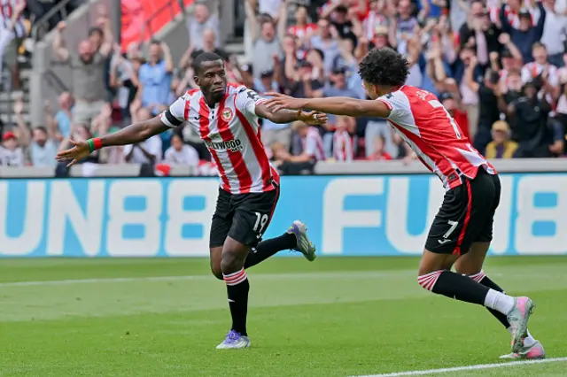 Dango Ouattara of Brentford celebrates