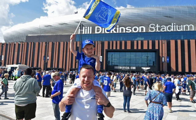 Everton fans outside the stadium
