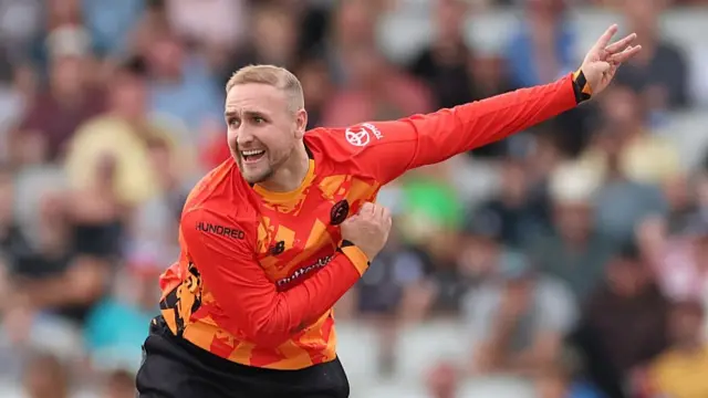 iam Livingstone of Birmingham Phoenix bowls during the The Hundred match between Manchester Originals