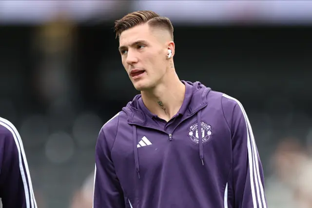 Benjamin Sesko of Manchester United on the pitch