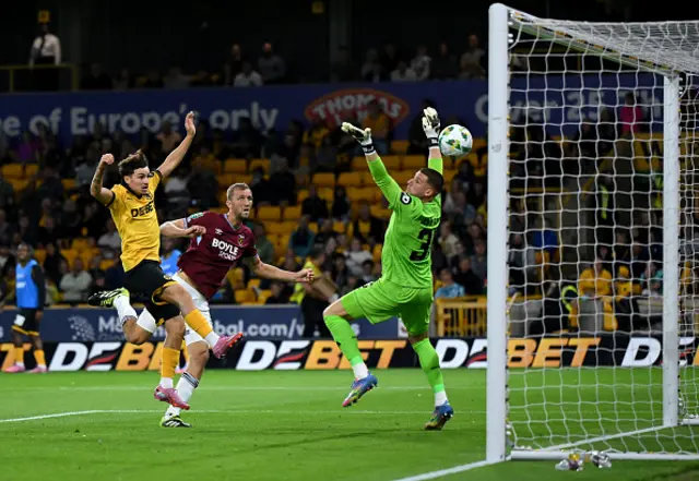 Tomas Soucek of West Ham United scores