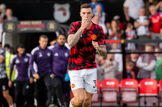 Benjamin Sesko of Manchester United in warms up