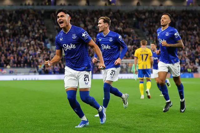 Carlos Alcaraz of Everton celebrates