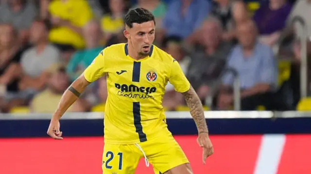 Yeremy Pino in action for Villarreal