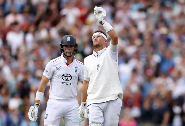 Joe Root pays tribute to Graham Thorpe as he scores a century