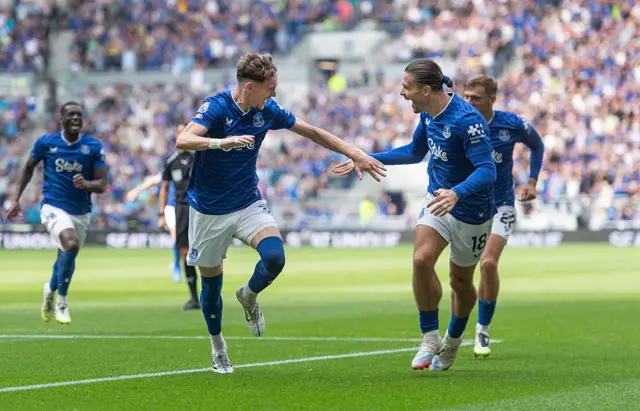 Everton celebrating a goal against Brighton