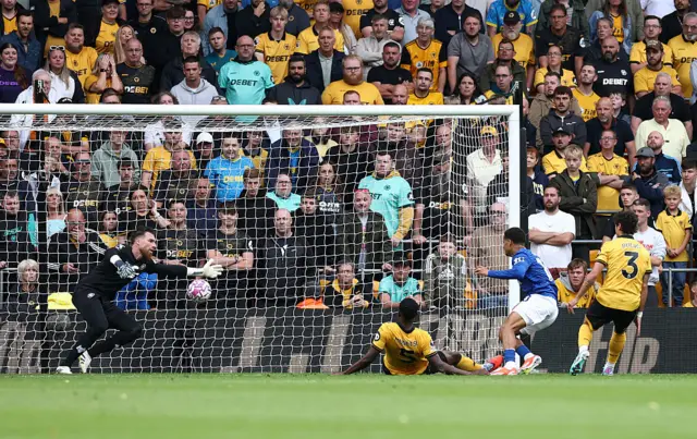 Iliman Ndiaye of Everton scores his team's second goal