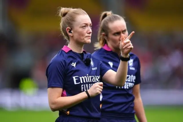 Referee Hollie Davidson