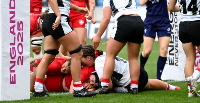 McKinley Hunt crashes over for Canada against Wales