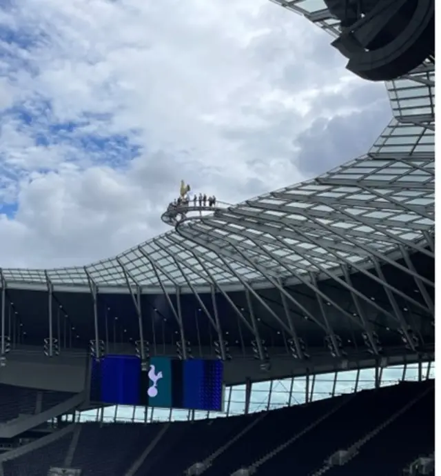 Tottenham fans do the Skywalk at Tottenham Hotspur Stadium pre-match