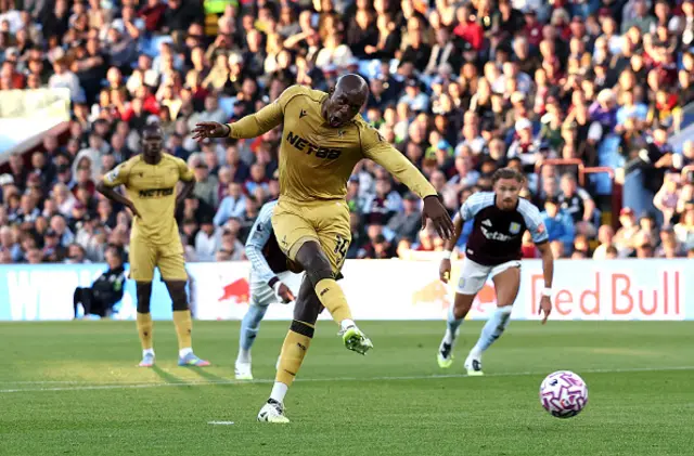 Jean-Philippe Mateta of Crystal Palace scores