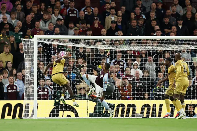 Ismaila Sarr of Crystal Palace scores